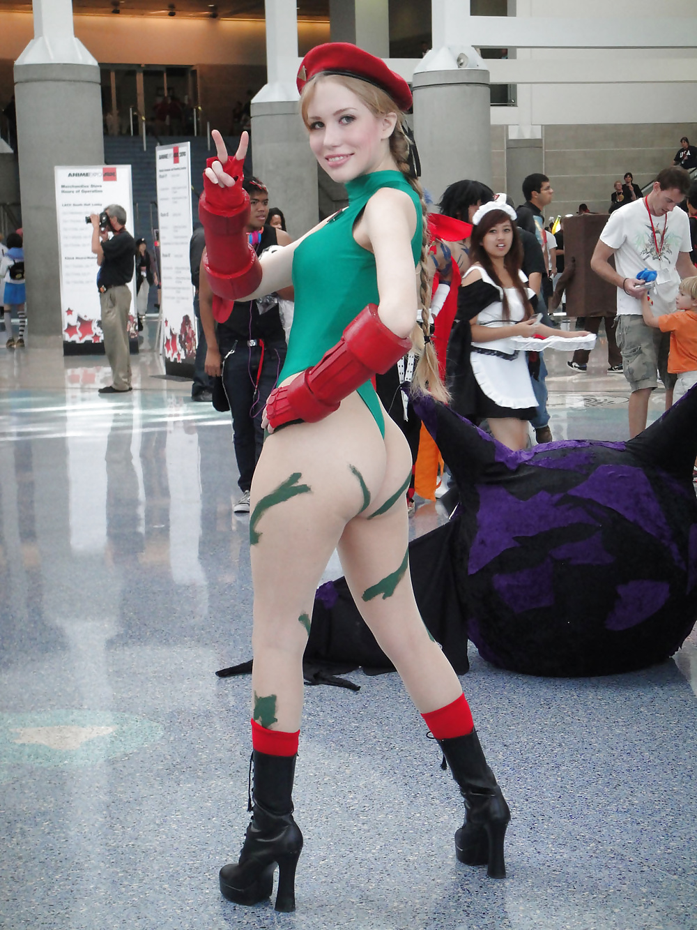 Cammy Cosplayer #25363364