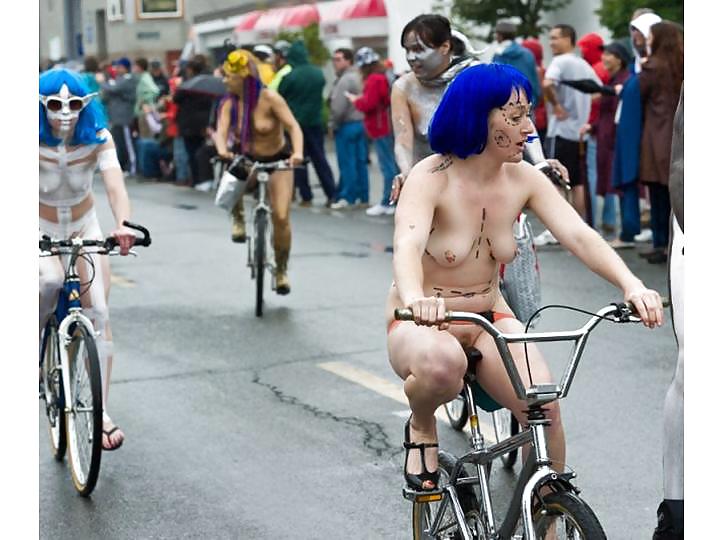 Nude Painted Ladies in Public Fetish Gallery 4 #37969362