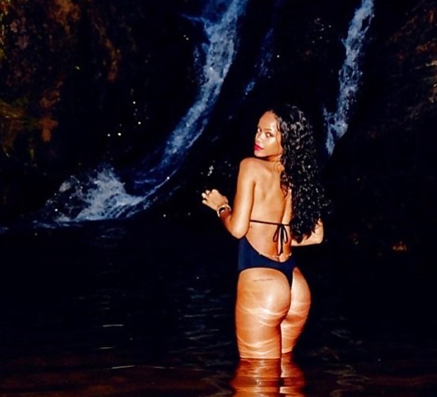 Rihanna: G-string Sexy Ass Au Brésil (omfg !!) - Ameman #24733981