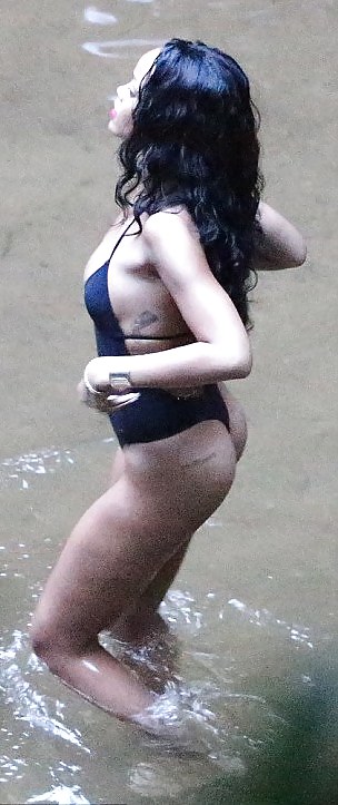 Rihanna: G-string Sexy Ass Au Brésil (omfg !!) - Ameman #24734023