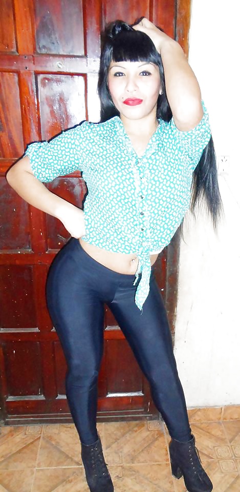 Facha puta con las legging
 #41012561