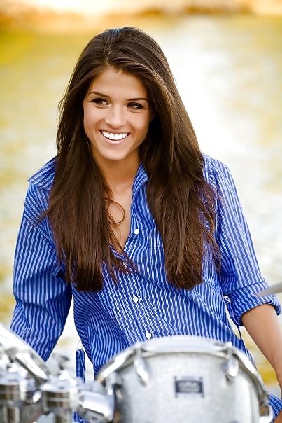 Marie avgeropoulos ( octavia in 100 )
 #29260203