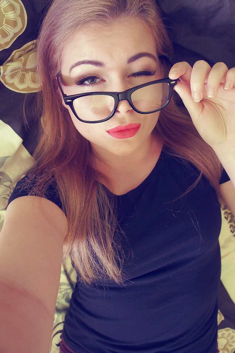 Polieren Teenager In Gläsern #38714925