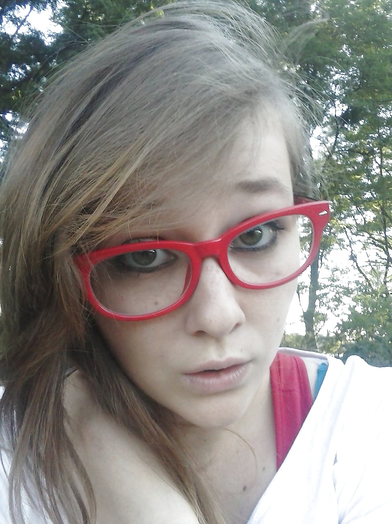 Polieren Teenager In Gläsern #38714951