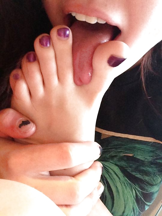 女の子の足 2014 part 3
 #35676196