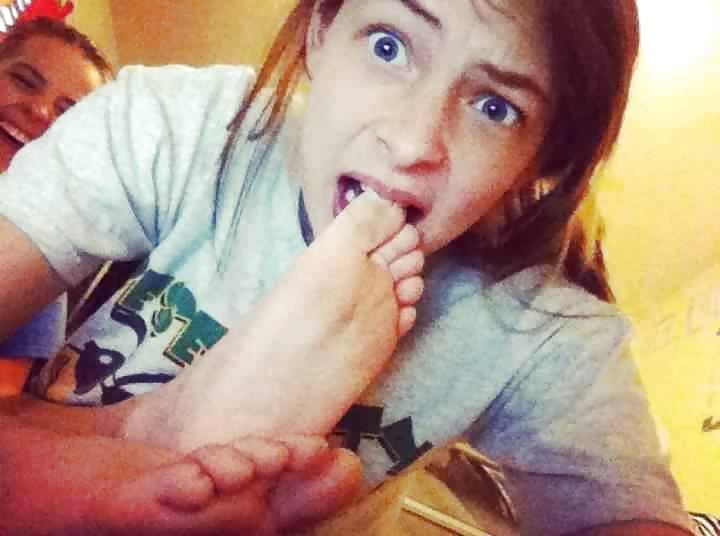 女の子の足 2014 part 3
 #35676209