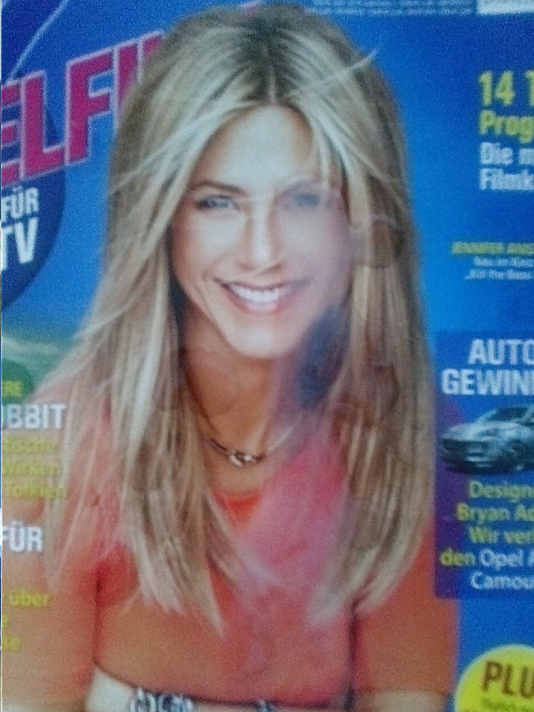 Jennifer aniston
 #40013368