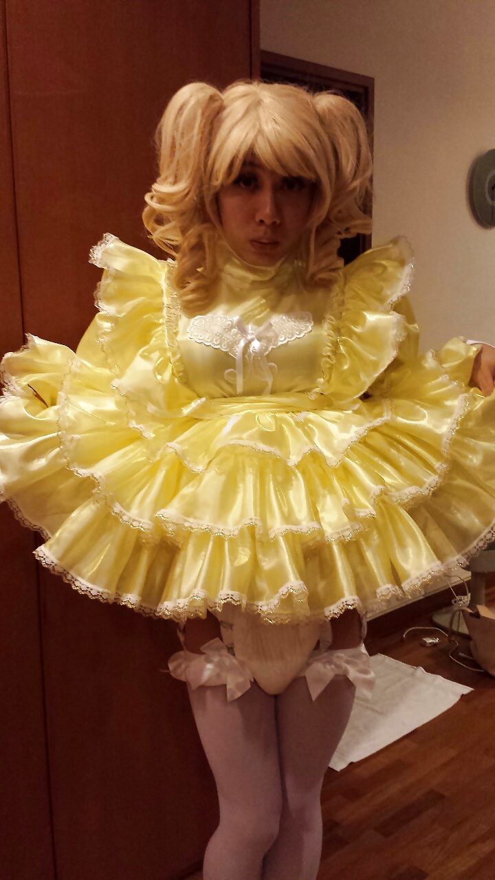 Asian Sissy maid in Yellow #40186521