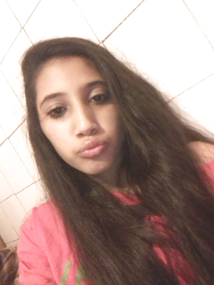 Putas gitanas, besando los labios 2.
 #32203138