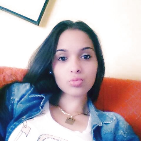 Putas gitanas, besando los labios 2.
 #32203147