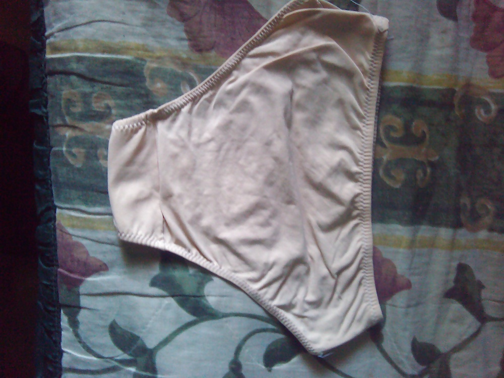 LOS PANTYS DE MI SUEGRA #24535487