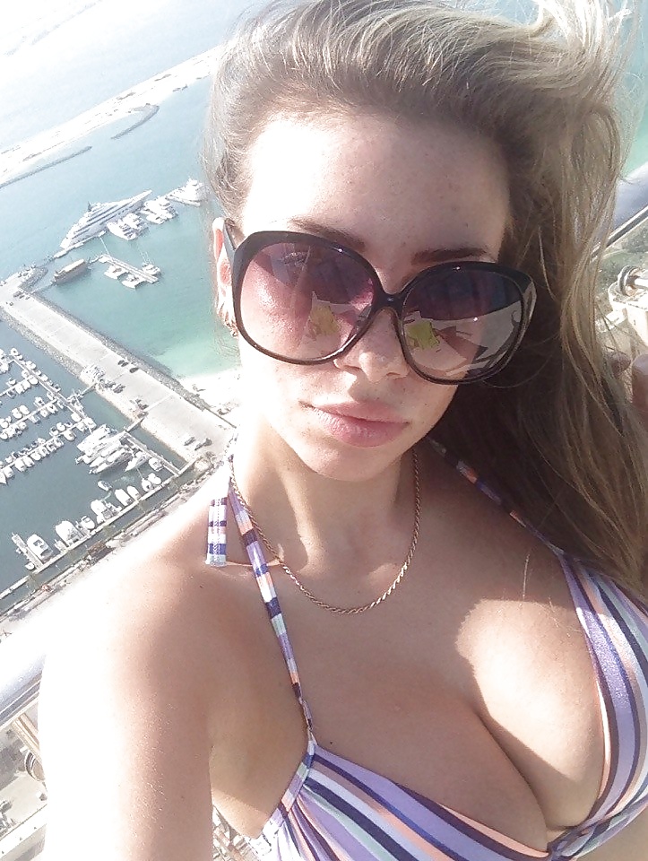 Tetas grandes chica
 #33025127