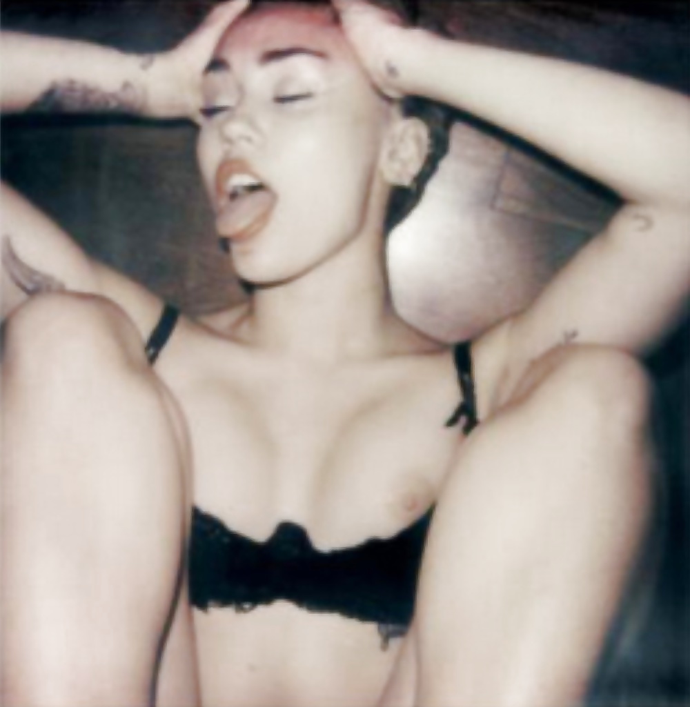 Miley Cyrus Nude ( V Mag, Jan 2015) #40734681