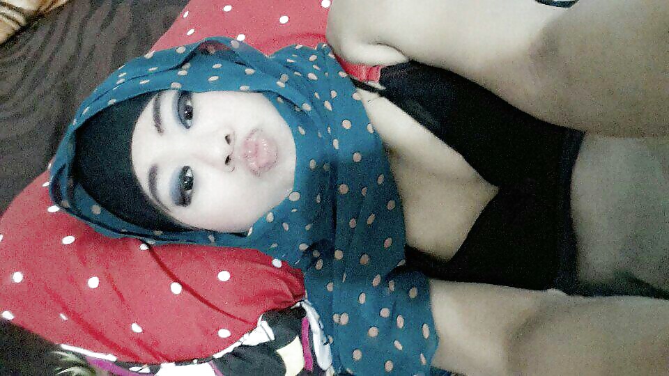 tudung
 #26139972