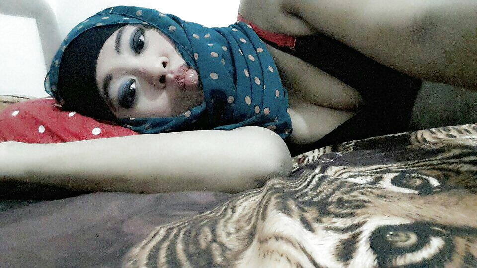 tudung
 #26139979