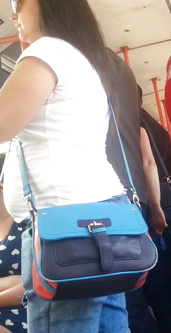 Spion Alt + Jung In Bus Und Straßenbahn Rumänisch #34197889