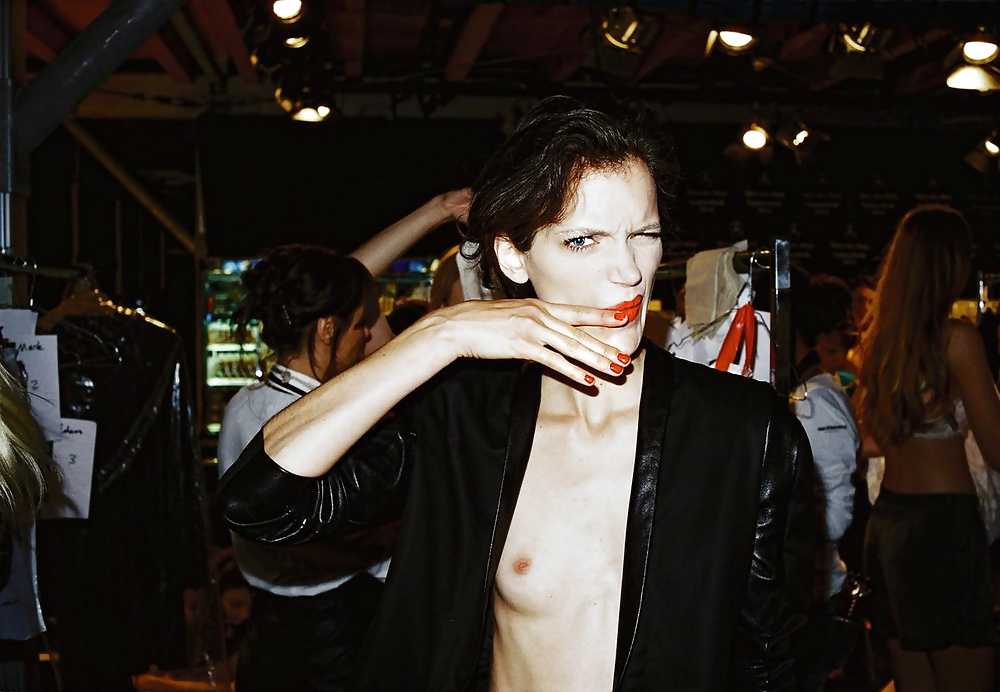 (ttl) a slip of the nip ........... 5
 #30665109