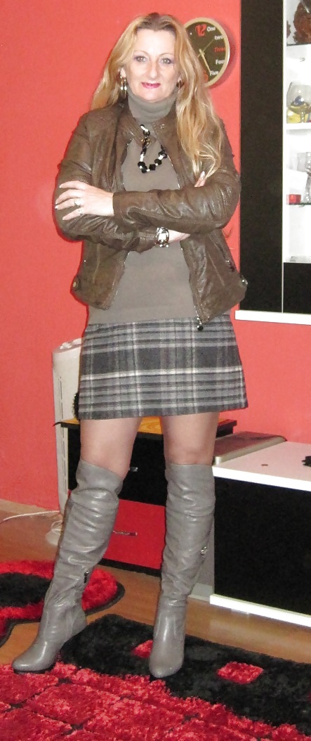 熟女 1--。
 #29786328