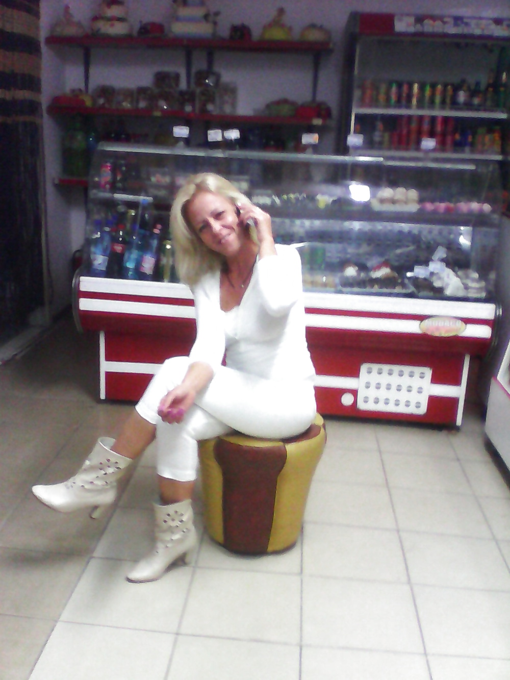 熟女 1--。
 #29786377