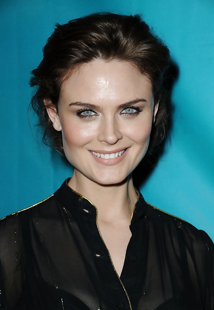 Emily Deschanel 2 #40412413