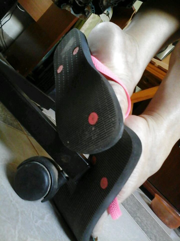 PEZINHOS COM HAVAIANAS #38966295