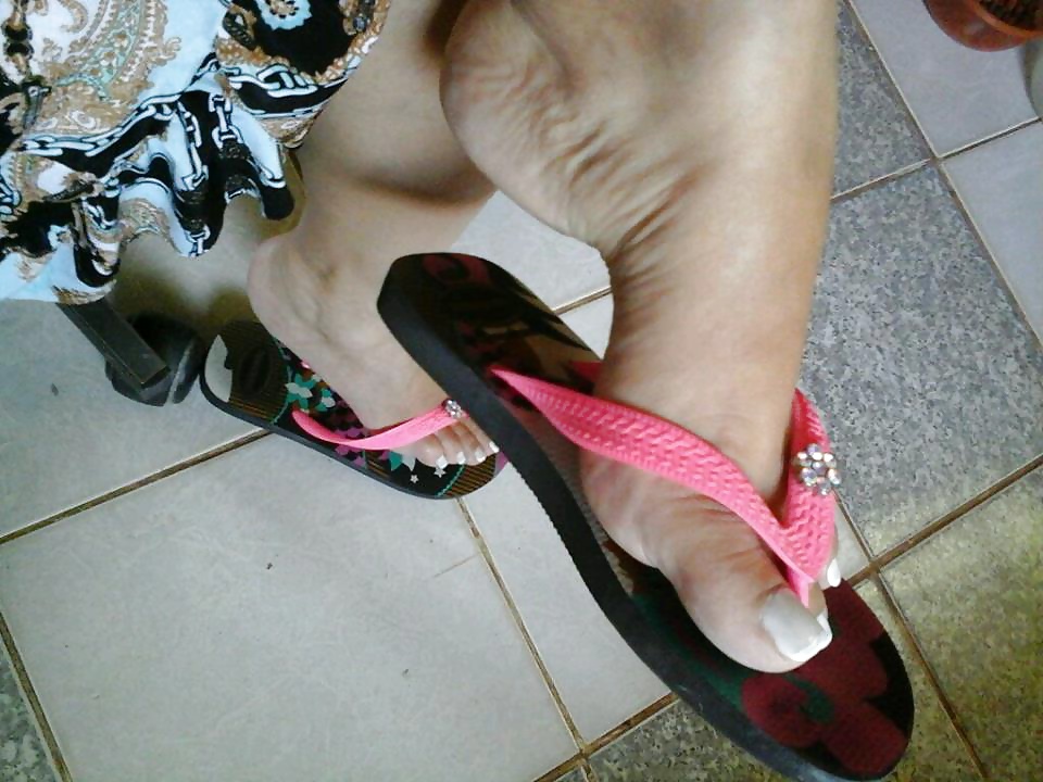 PEZINHOS COM HAVAIANAS #38966303