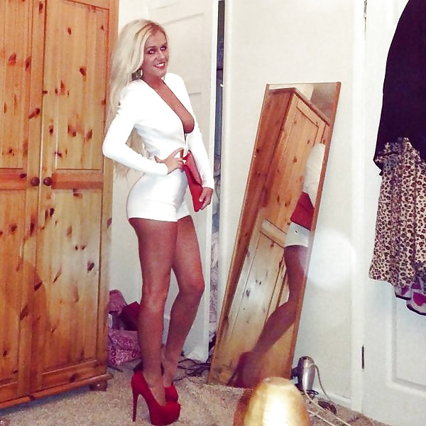 Hotties en vestidos 8
 #41095297