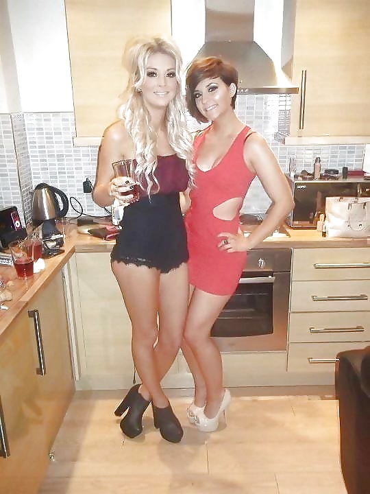 Hotties en vestidos 8
 #41095416