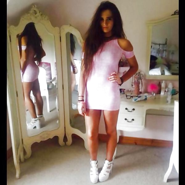 Hotties en vestidos 8
 #41095421