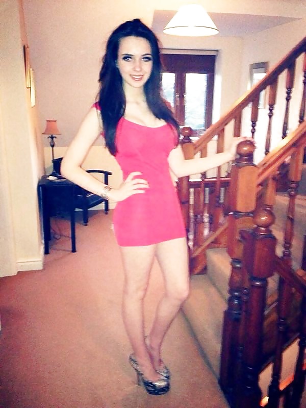 Hotties en vestidos 8
 #41095523