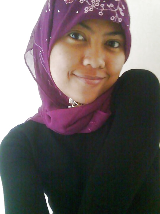 Gadis comel bertudung
 #33751450