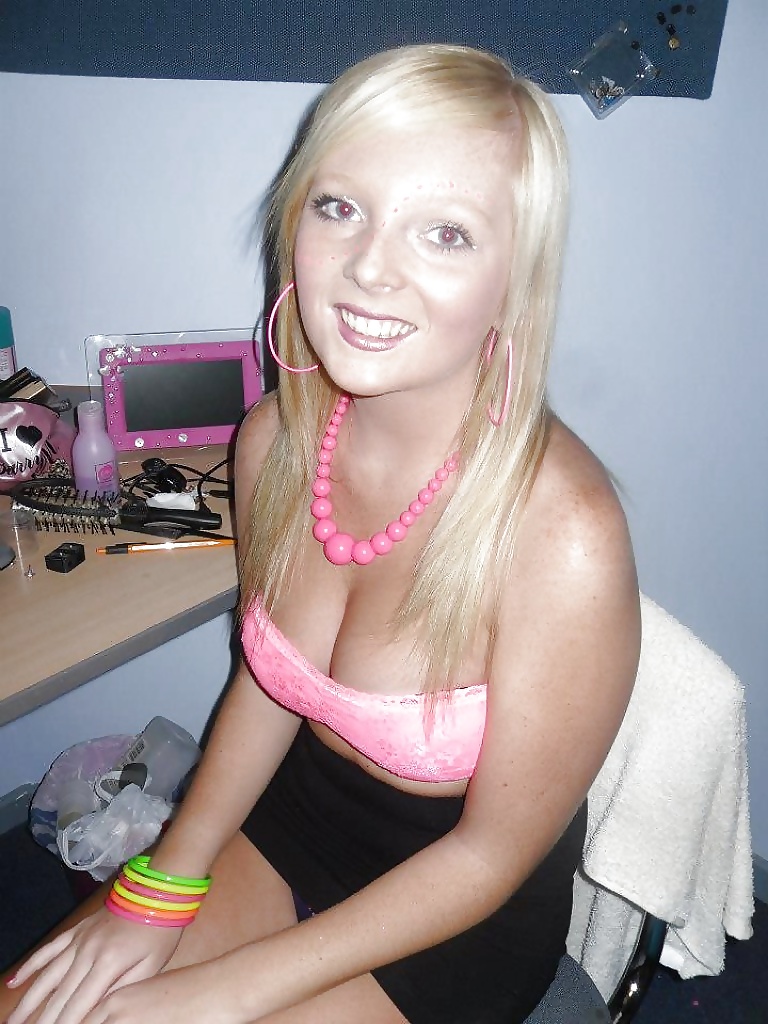 Facebooks babes
 #40207225