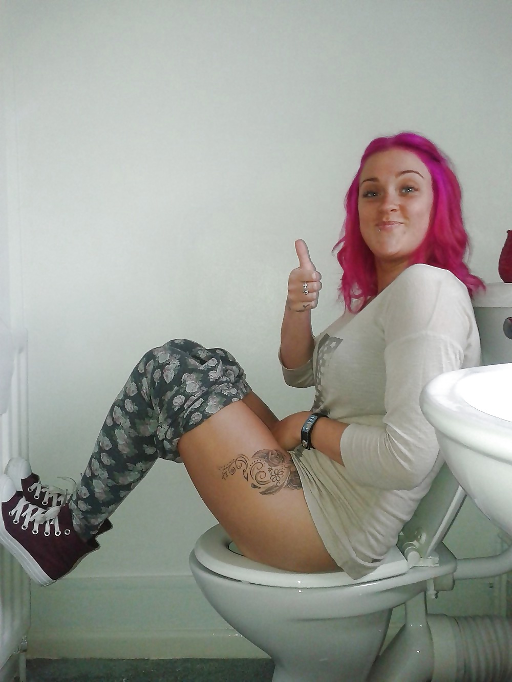 Facebooks babes
 #40207234