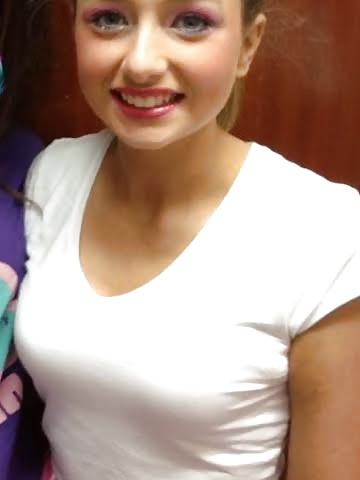 Facebooks babes
 #40207450