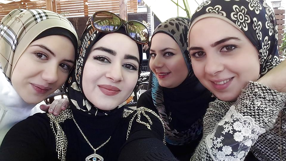 Follar chicas con hijab
 #40698921