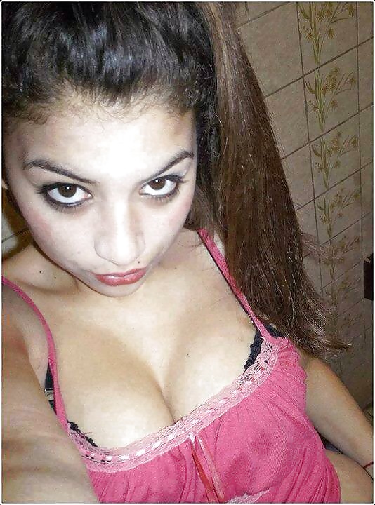 エキゾチックなインドのセクシーな女の子
 #32117944