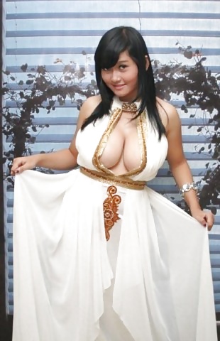 Biggest Tits in Indonesia #28151748