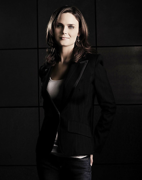 Emily Deschanel #25639008