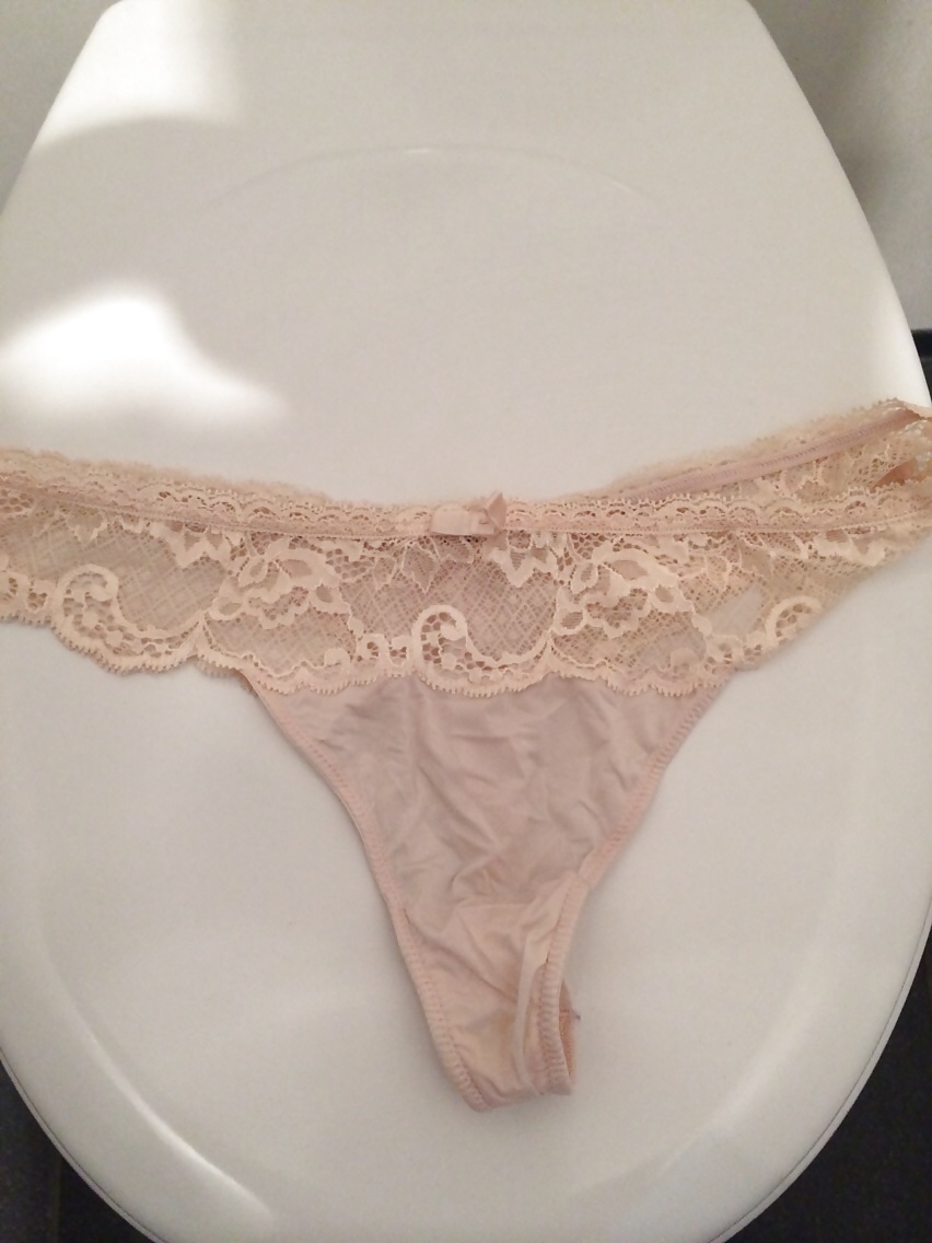 Petit string rose 
 #30405581