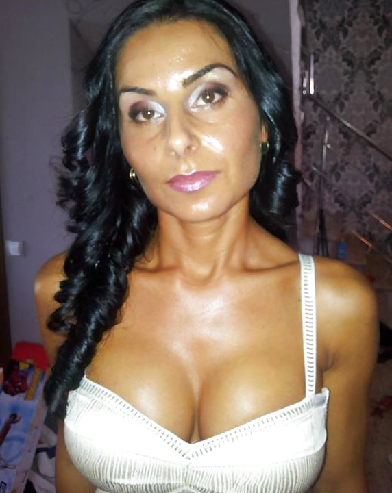 Romanian women: raluca #24033657