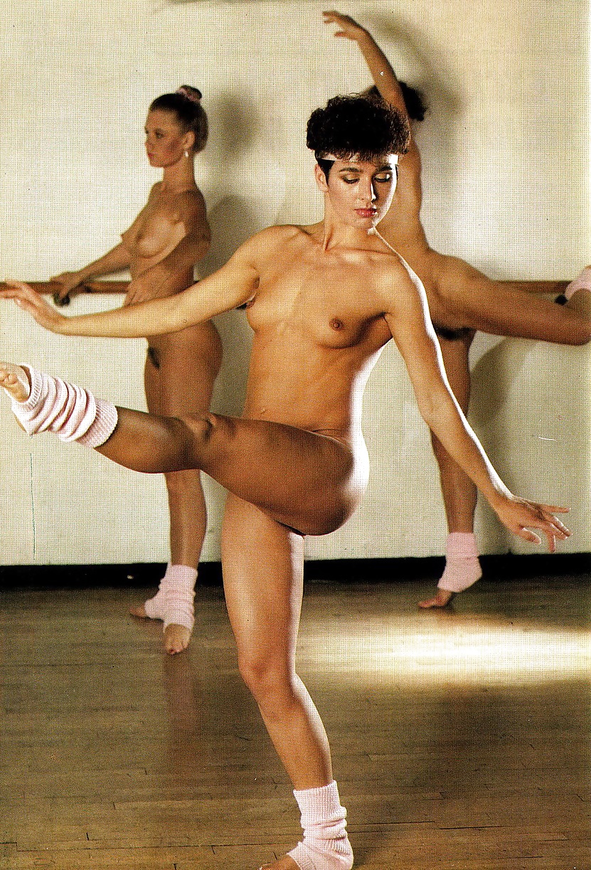 Bailarinas y gimnastas de época
 #40696137