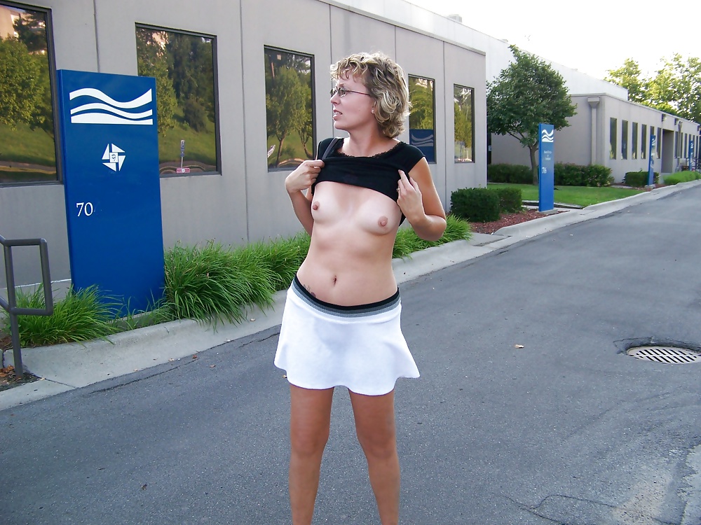 Public exposure #62 #32378517