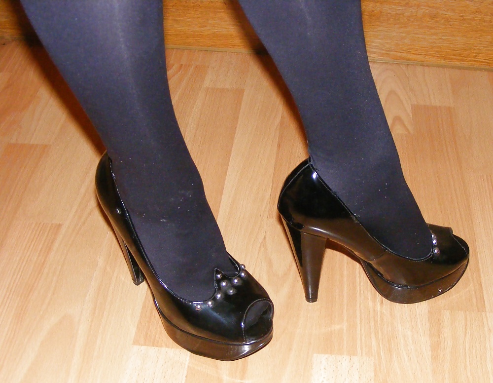 Shiny tights and black platforms #27706956