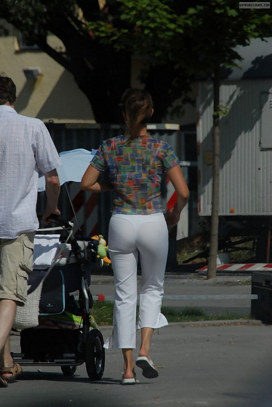 Se tiró a los vagabundos una moneda de diez centavos en su mejor momento 
 #36806071