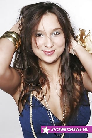 Mounira hadj mansour & fatma genc
 #23363271