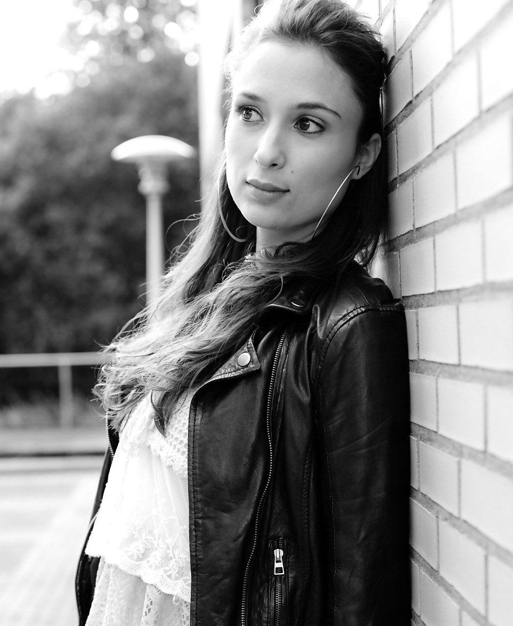 Mounira hadj mansour & fatma genc
 #23363280