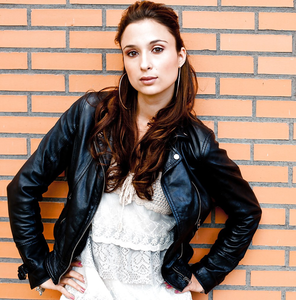 Mounira hadj mansour & fatma genc
 #23363320