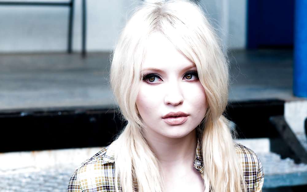 Emily Browning #23673885