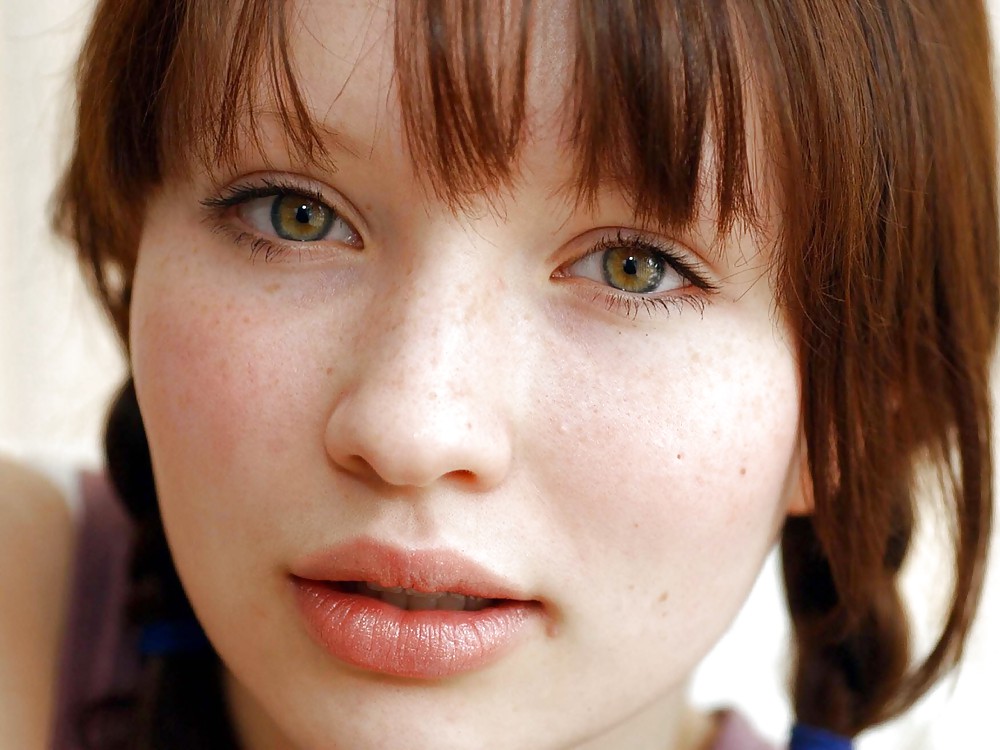 Emily browning
 #23673890