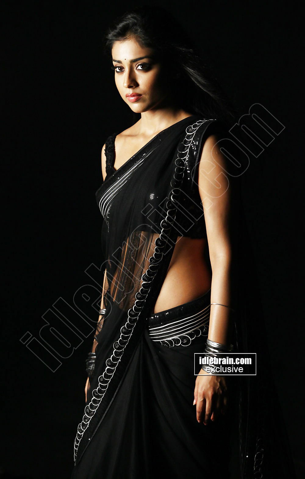 Shriya en saree negro
 #33525050